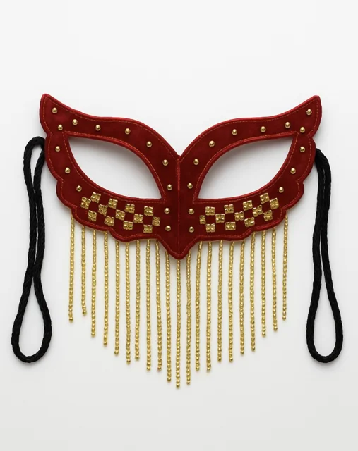 نقاب بالماسکه قرمز رنگ