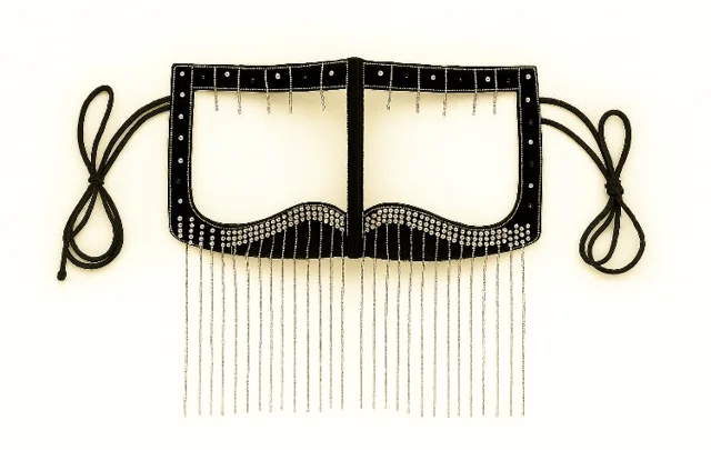 برقع دختر بندری با طراحی زیبای سنتی و آویز زنجیر نگین‌دا