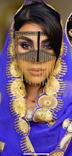نقاب بندری نگین آبی کاربنی با طلایی